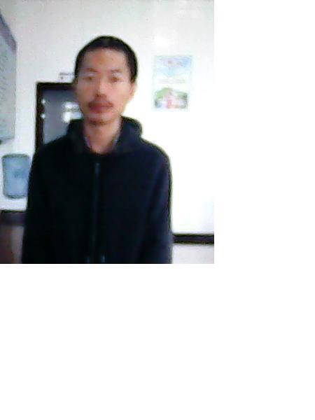 流浪人员梁仁均照片，让爱回家