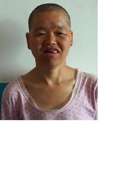 流浪人员红丽照片，让爱回家