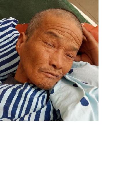 流浪人员救助男181215照片，让爱回家