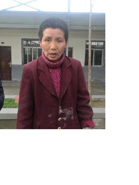流浪人员无名女照片，让爱回家