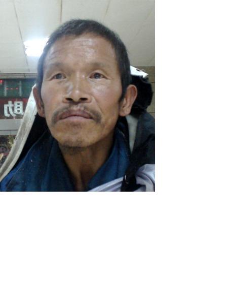 流浪人员党卧龙照片，让爱回家