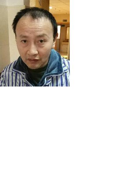 流浪人员余平照片，让爱回家