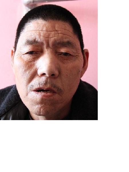 流浪人员王美照片，让爱回家