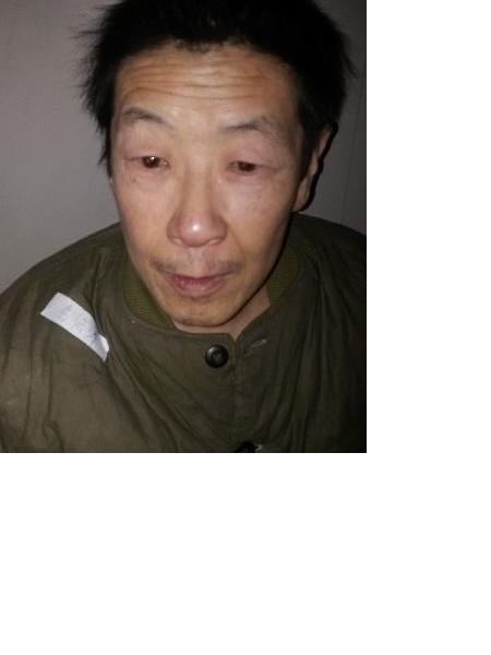 流浪人员岳洪涛照片，让爱回家