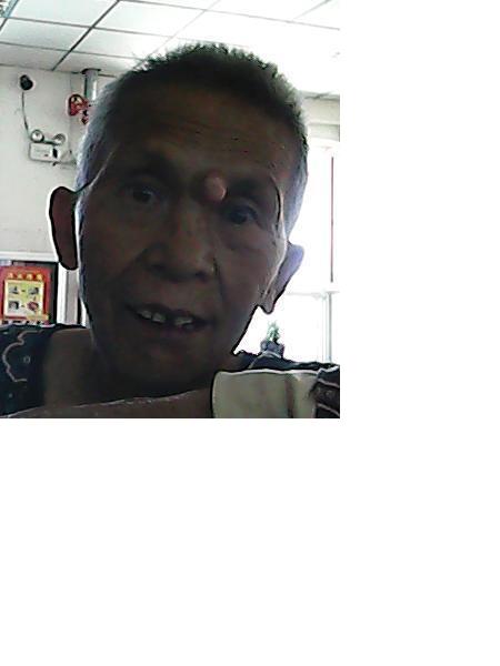 流浪人员李素琼照片，让爱回家