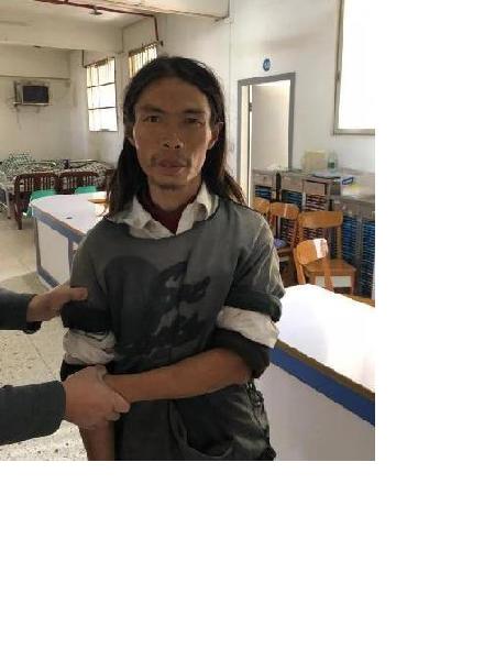 流浪人员揭救18121903照片，让爱回家
