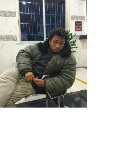流浪人员洞头无名1照片，让爱回家