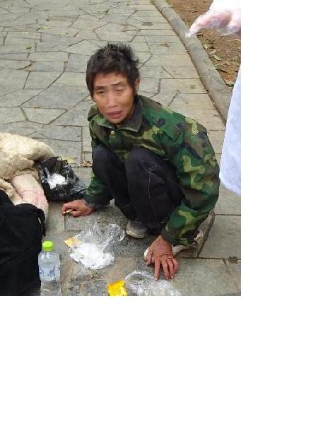 流浪人员浔救35照片，让爱回家