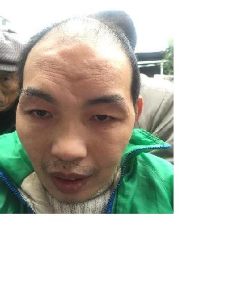 流浪人员陈风前照片，让爱回家