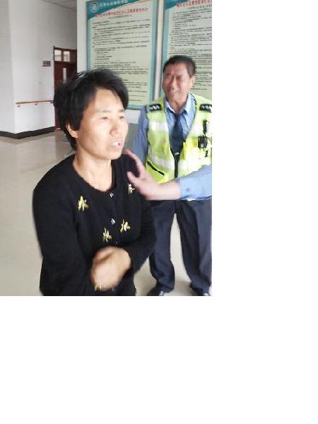 流浪人员无名女照片，让爱回家