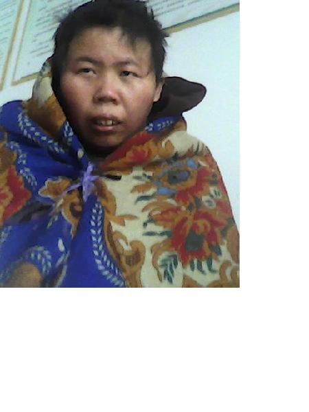 流浪人员流浪女照片，让爱回家