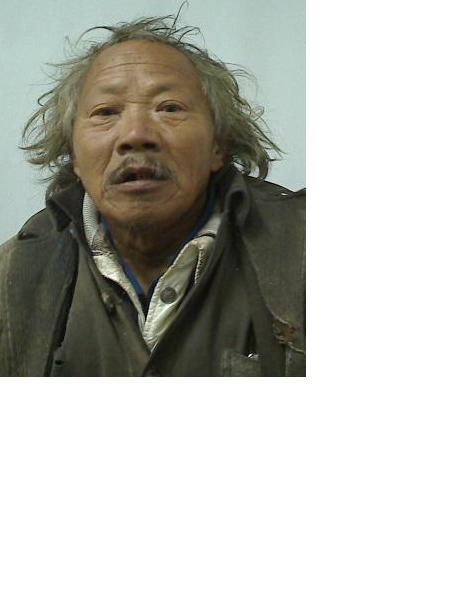 流浪人员胡远民照片，让爱回家