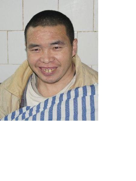 流浪人员郴周七照片，让爱回家