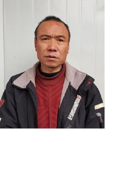 流浪人员何兴杰照片，让爱回家