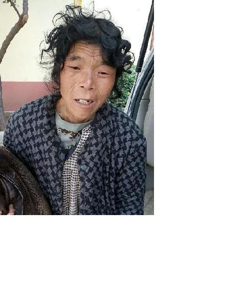 流浪人员无名女照片，让爱回家