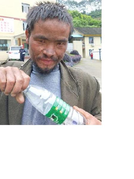 流浪人员无名氏102洪康高照片，让爱回家