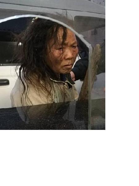 流浪人员救12照片，让爱回家