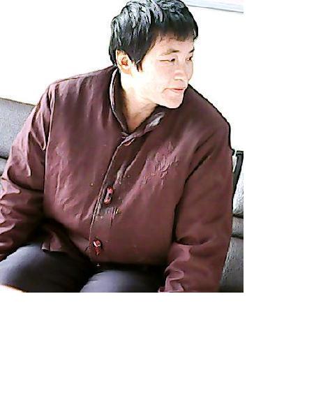 流浪人员流浪女照片，让爱回家