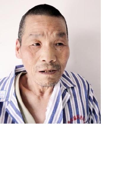 流浪人员东升照片，让爱回家