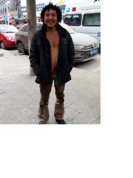 流浪人员救助男28照片，让爱回家