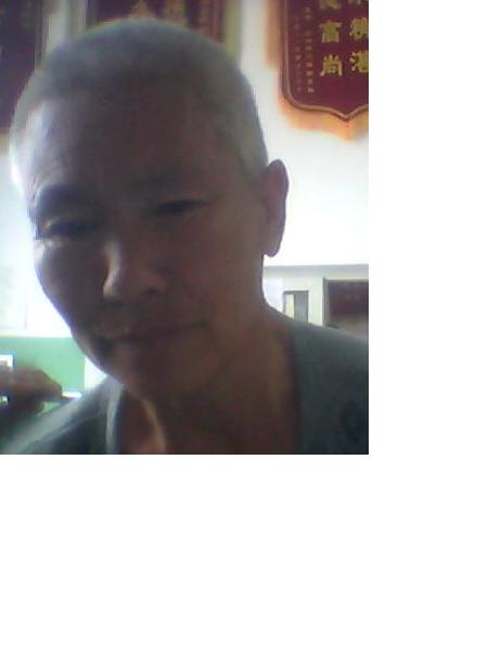 流浪人员杨守香照片，让爱回家