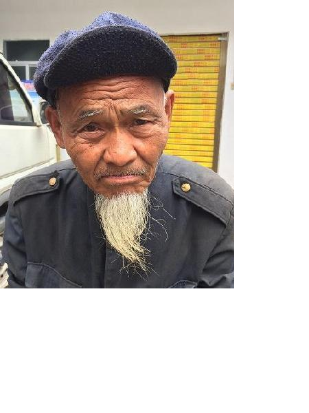 流浪人员灵山县特068（男二5055）照片，让爱回家