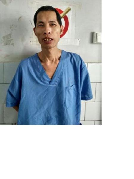 流浪人员警察男080128照片，让爱回家