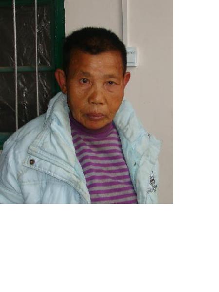 流浪人员女无名氏3 小谢照片，让爱回家
