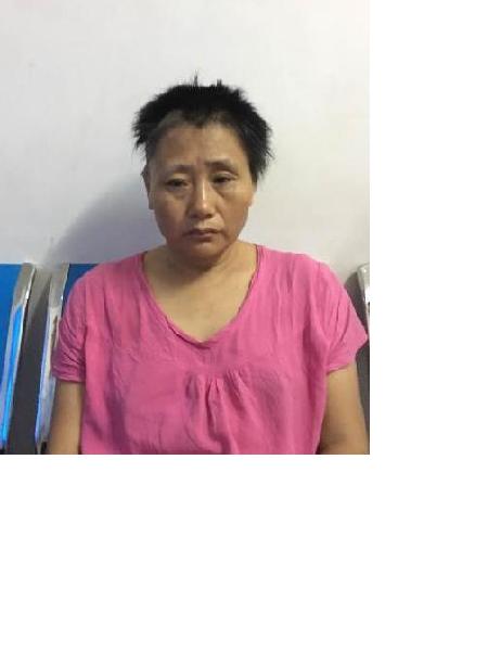 流浪人员刑警队送照片，让爱回家