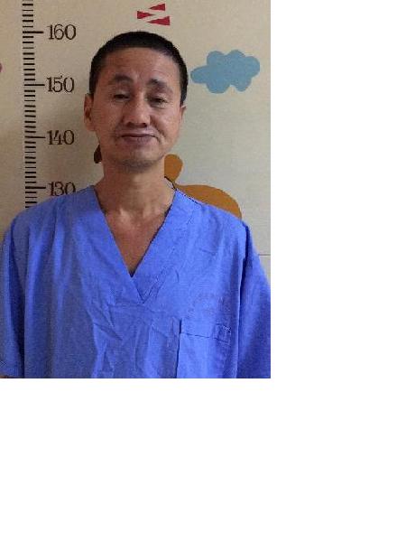 流浪人员救助男170924A照片，让爱回家