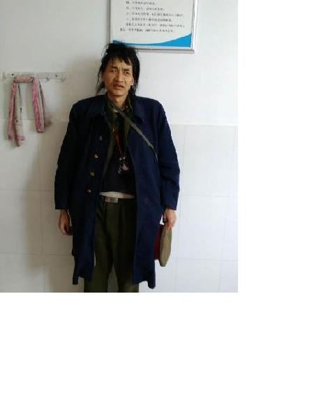 流浪人员黄忠金照片，让爱回家
