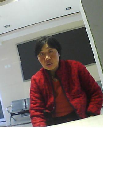 流浪人员牟平文化女照片，让爱回家