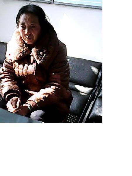 流浪人员流浪女照片，让爱回家
