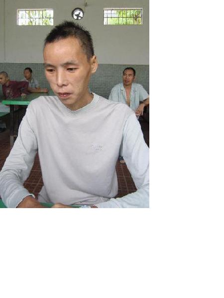 流浪人员杨朋照片，让爱回家