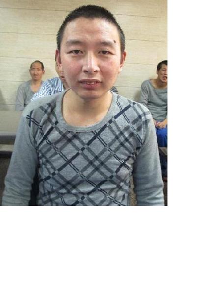 流浪人员黄玉龙照片，让爱回家