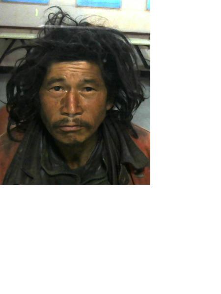 流浪人员张吴勇照片，让爱回家