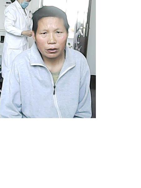 流浪人员陈霞照片，让爱回家