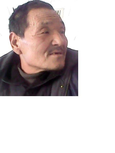 流浪人员崂山路男照片，让爱回家
