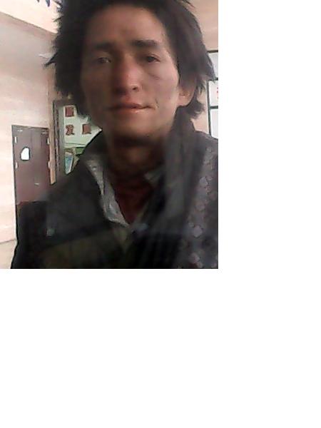 流浪人员刘洋照片，让爱回家