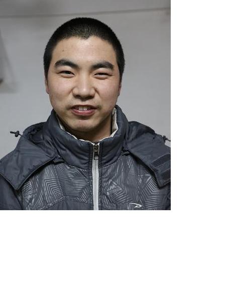 流浪人员岳福奇照片，让爱回家