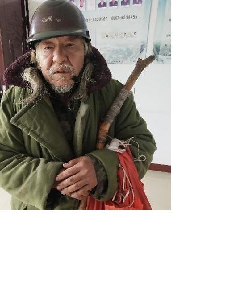 流浪人员长扬宾照片，让爱回家