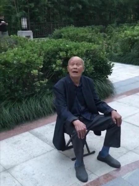 失踪人员张姓老人，现用名不详照片，让爱回家