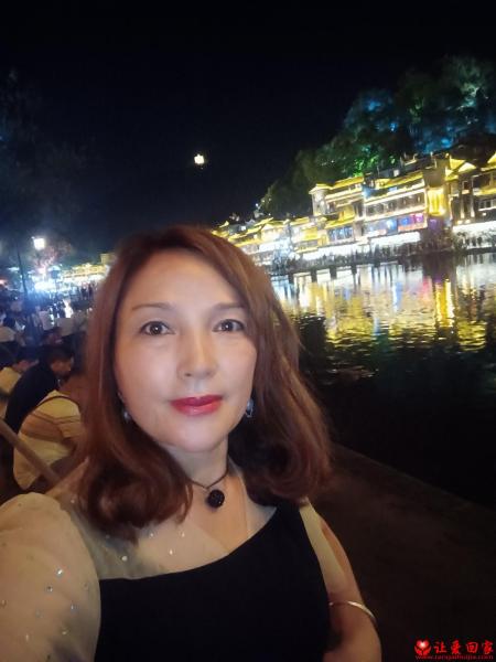 失踪人员李小亿照片，让爱回家