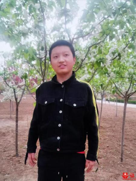 失踪人员周子辰照片，让爱回家