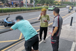 爱心无限！让爱回家坂田分部志愿者乐于助人帮助受伤驾驶员，不忘初心