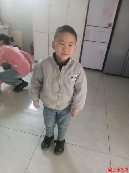 失踪人员杜怡衡照片，让爱回家