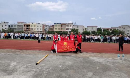 信丰县让爱回家志愿者服务队志愿者进校园，织密防溺水安全网