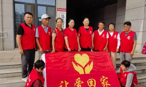 6月28日为庆祝中国共产党成立104周年同时临川区红十字让爱回家志愿者协会乔迁新办公室组织了一场敬老慰问活动