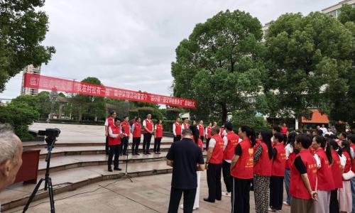 网格聚合力 大爱暖临川！“让爱回家”志愿服务队正式受聘入驻全区网格服务体系