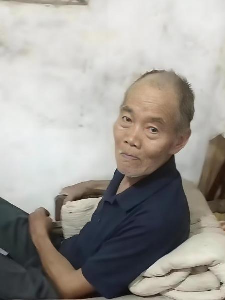 失踪人员何成荣照片，让爱回家